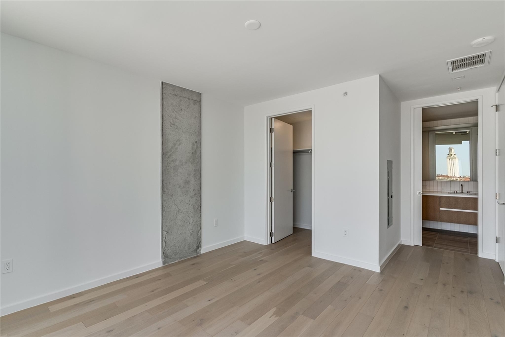 313 W 17th St - Photo 16