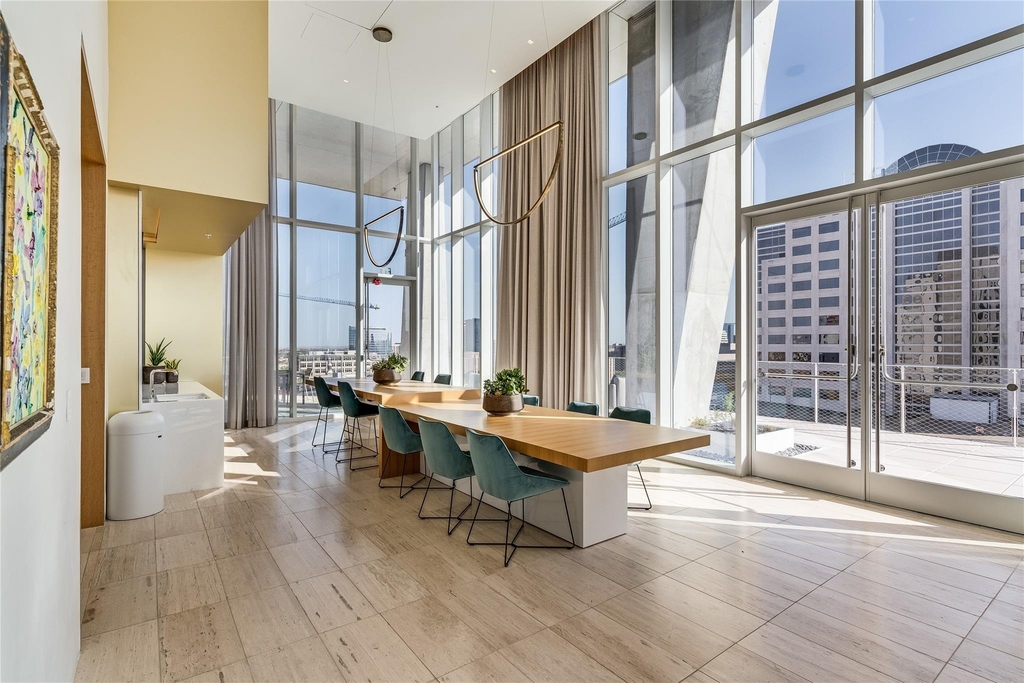 313 W 17th St - Photo 28