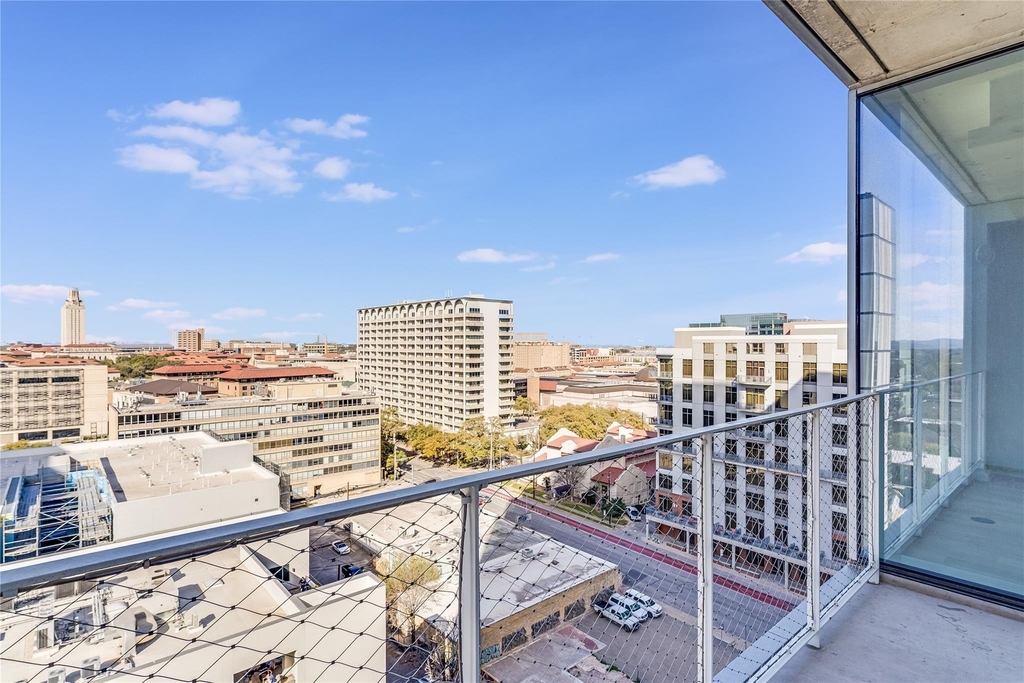 313 W 17th St - Photo 22
