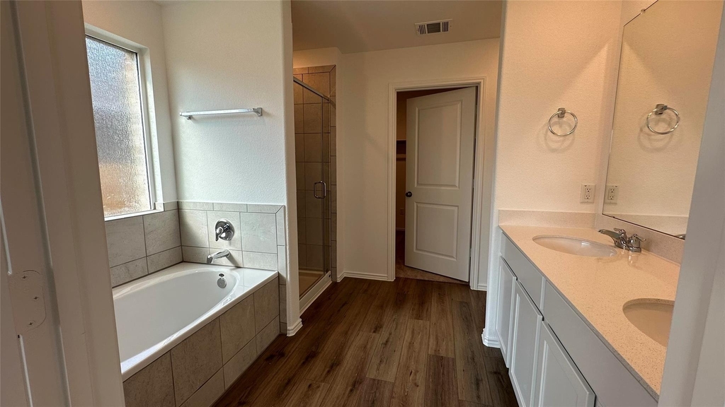 1704 Frontenac St - Photo 4