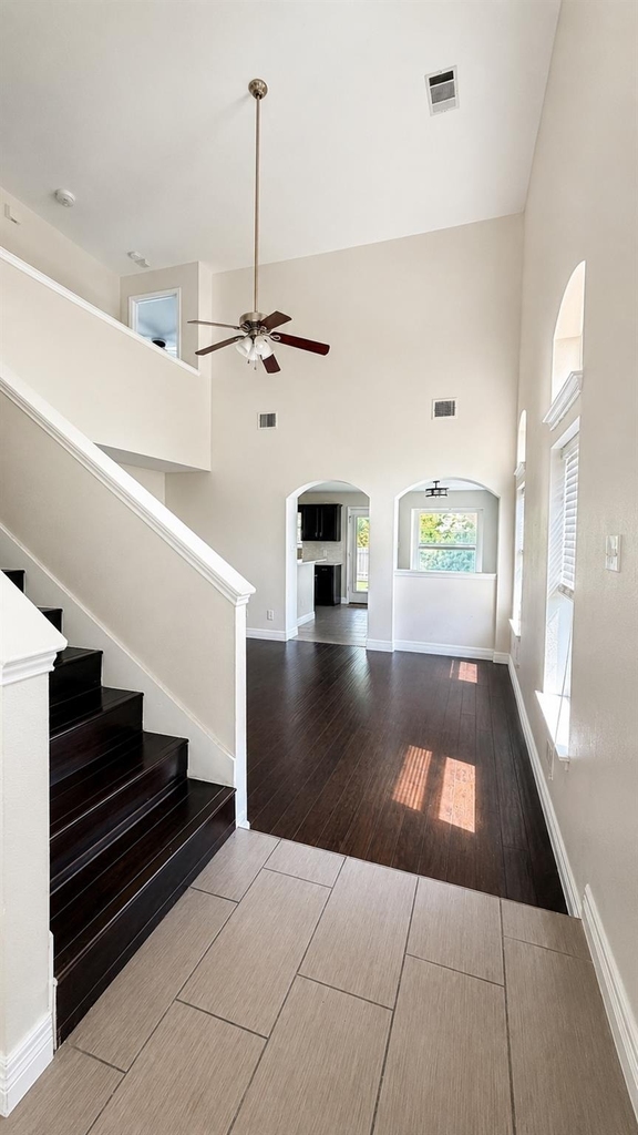 1517 Scottsdale Dr - Photo 2