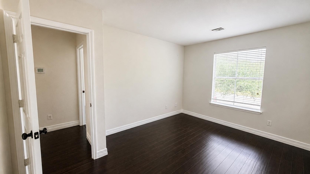1517 Scottsdale Dr - Photo 16
