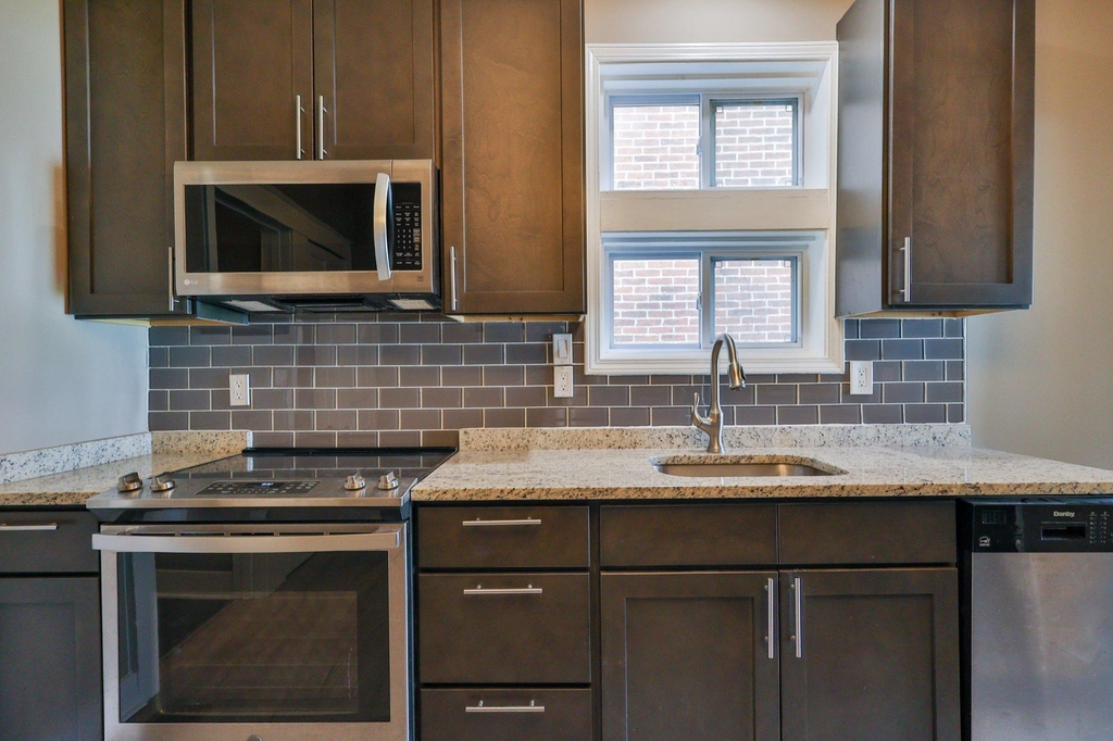 129 E Goepp Street - Photo 13