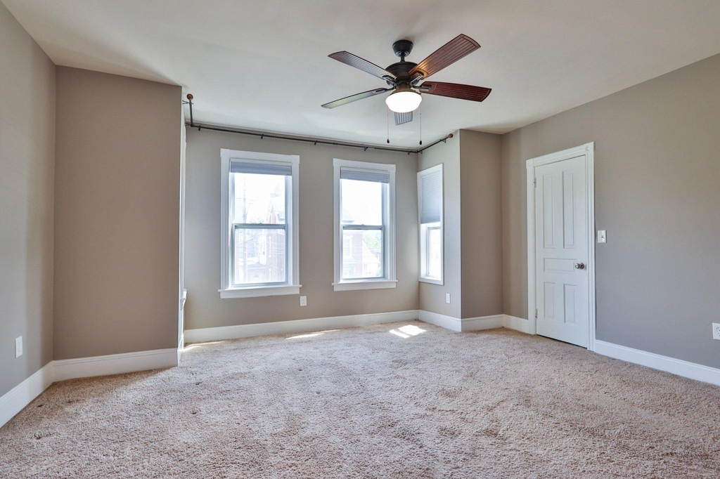 129 E Goepp Street - Photo 17