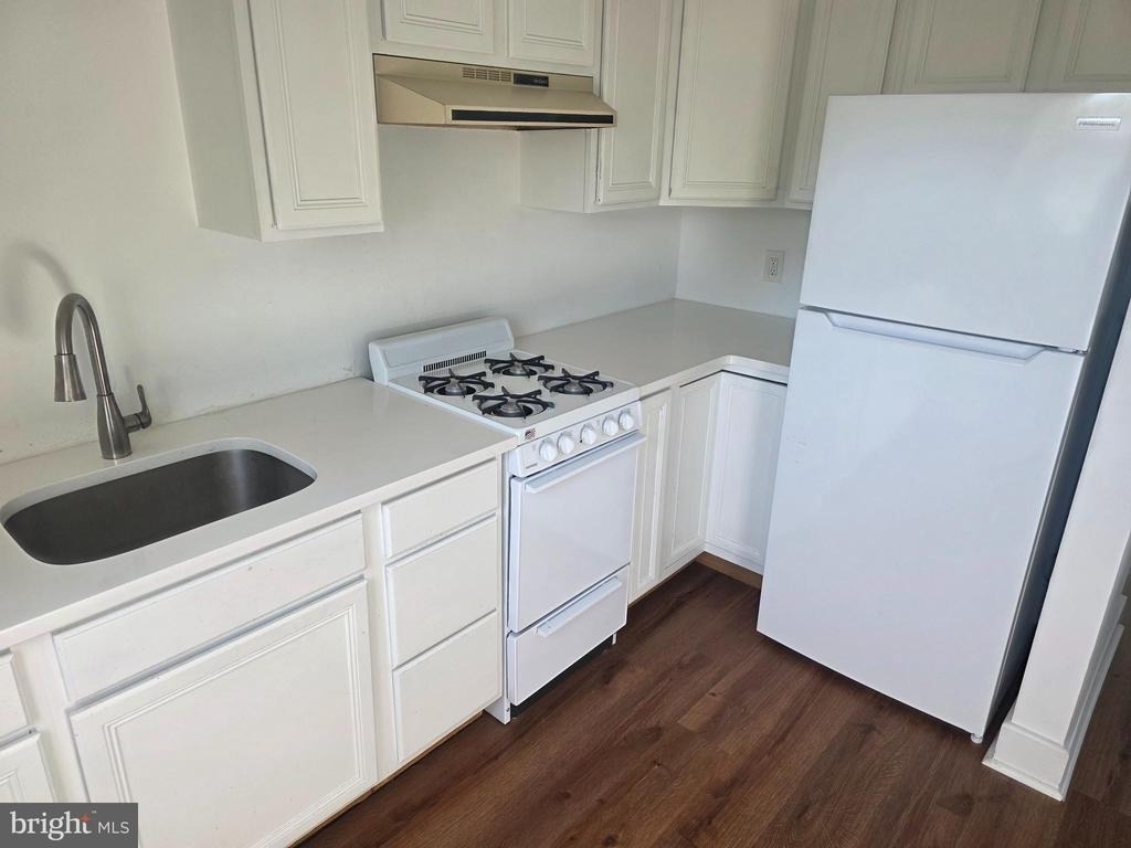 502 Church Street - Photo 3