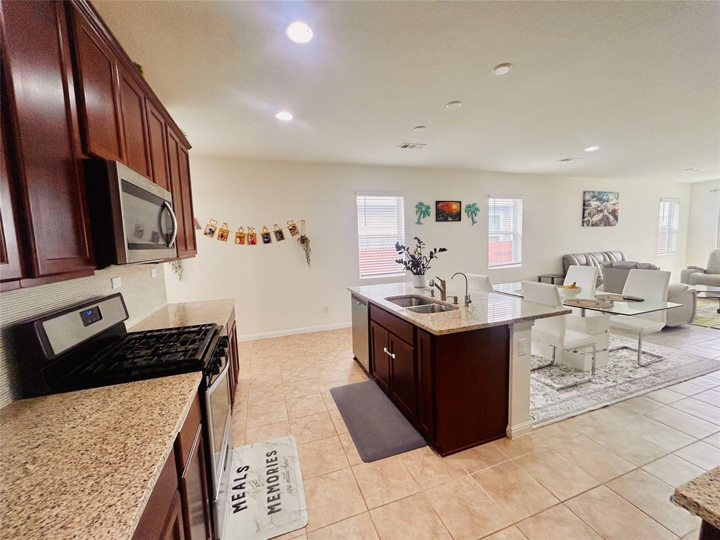 428 Gaida Loop - Photo 4