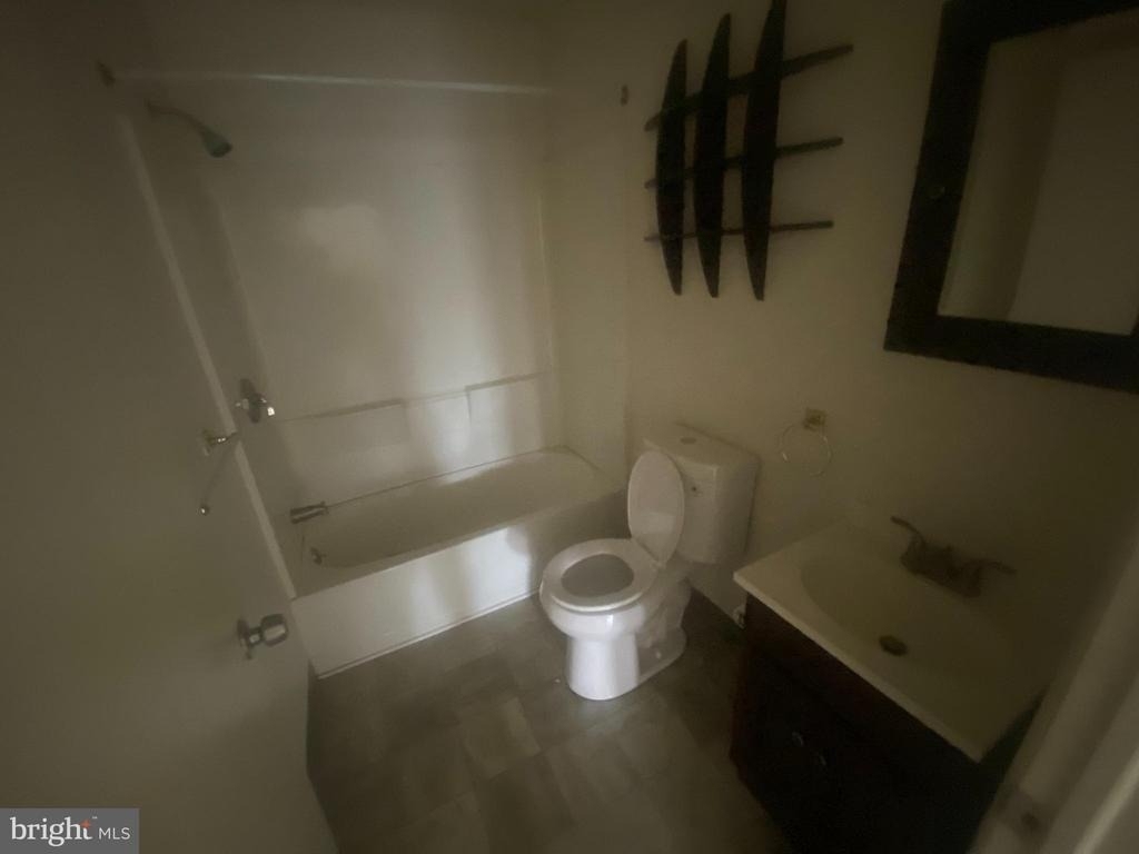327 Plymouth Avenue - Photo 8