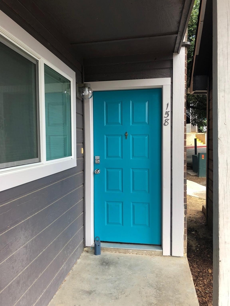 1840 Burton Dr - Photo 2