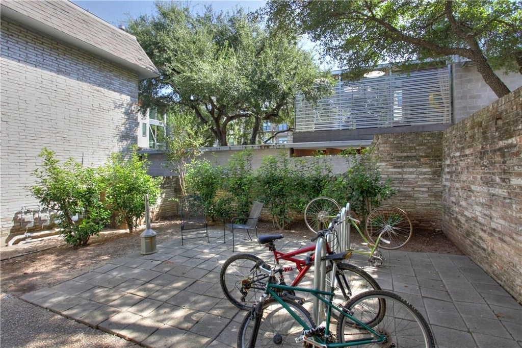 816 W North Loop Blvd - Photo 14