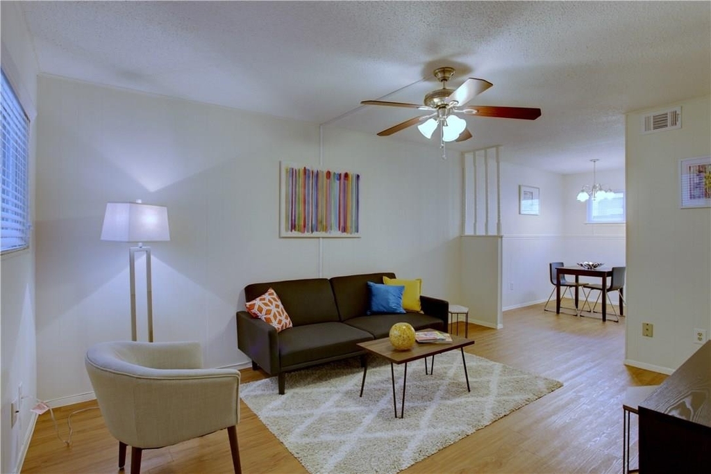 816 W North Loop Blvd - Photo 1