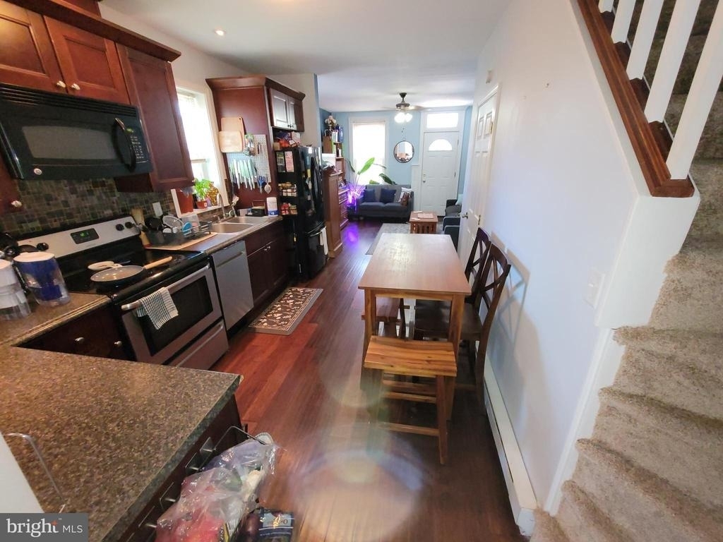 422 Gold Street Street - Photo 3