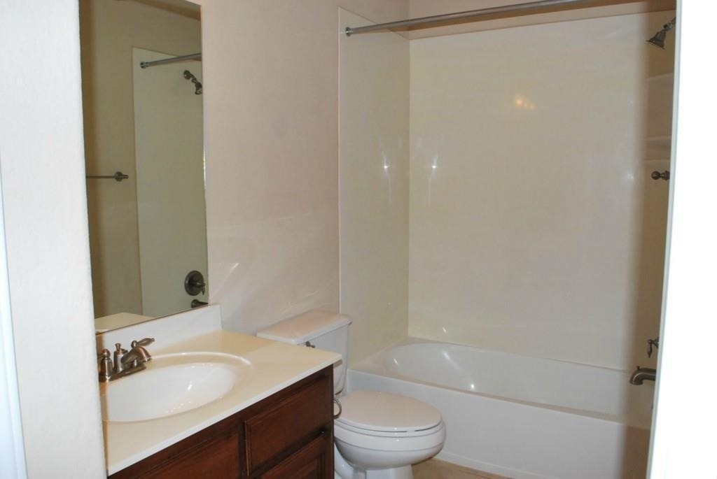 1002 Sedalia St - Photo 15
