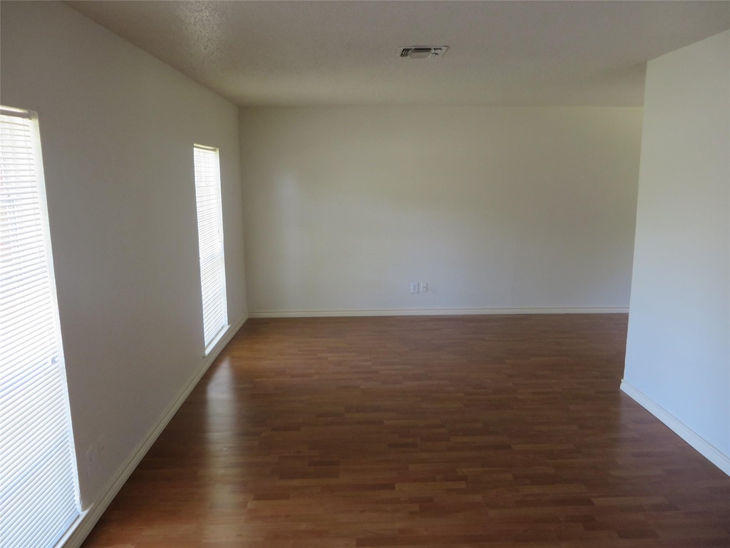 4511 W Village Ct - Photo 1