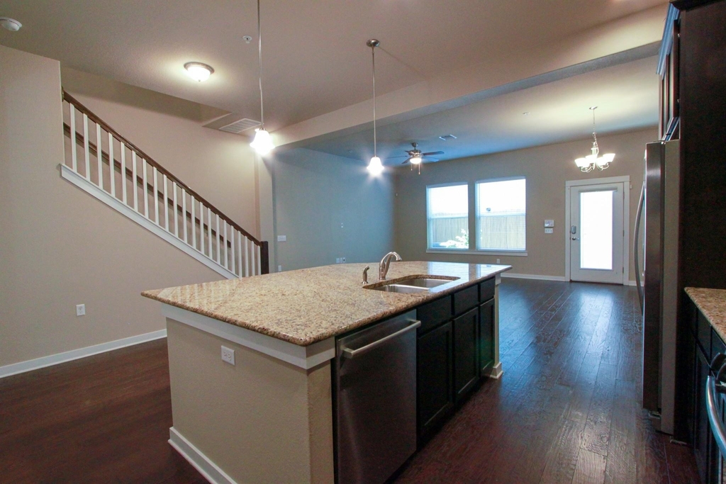 4722 Page St - Photo 9