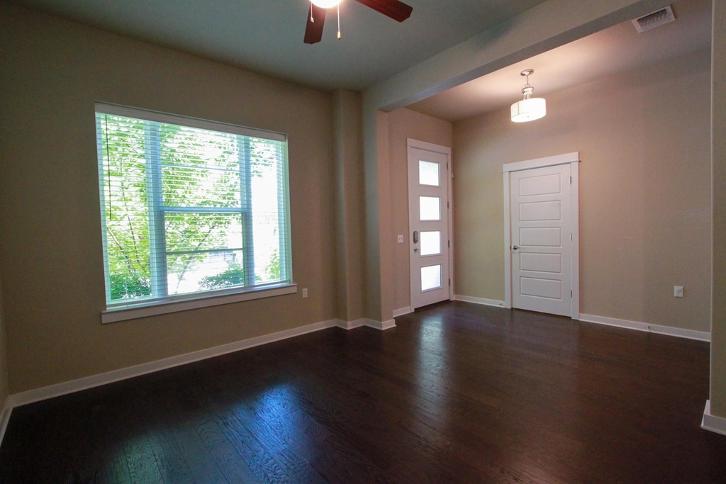 4722 Page St - Photo 11