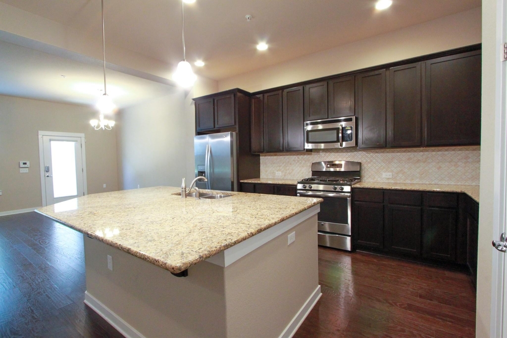 4722 Page St - Photo 7