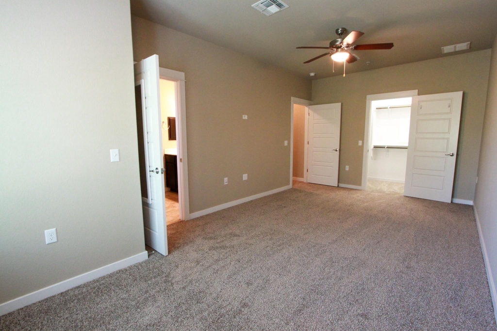 4722 Page St - Photo 17