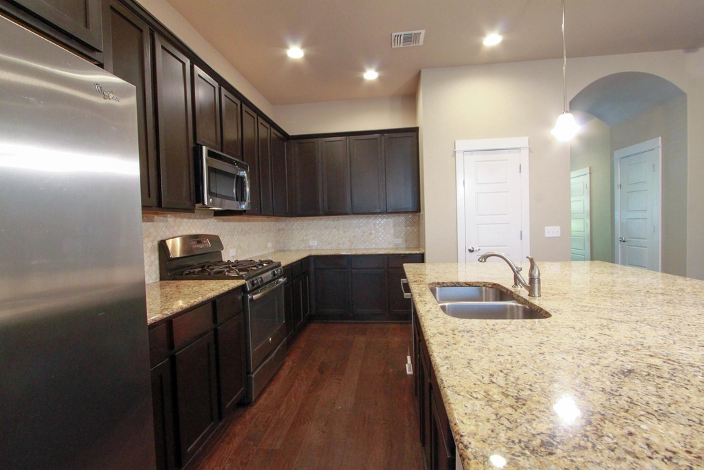4722 Page St - Photo 8