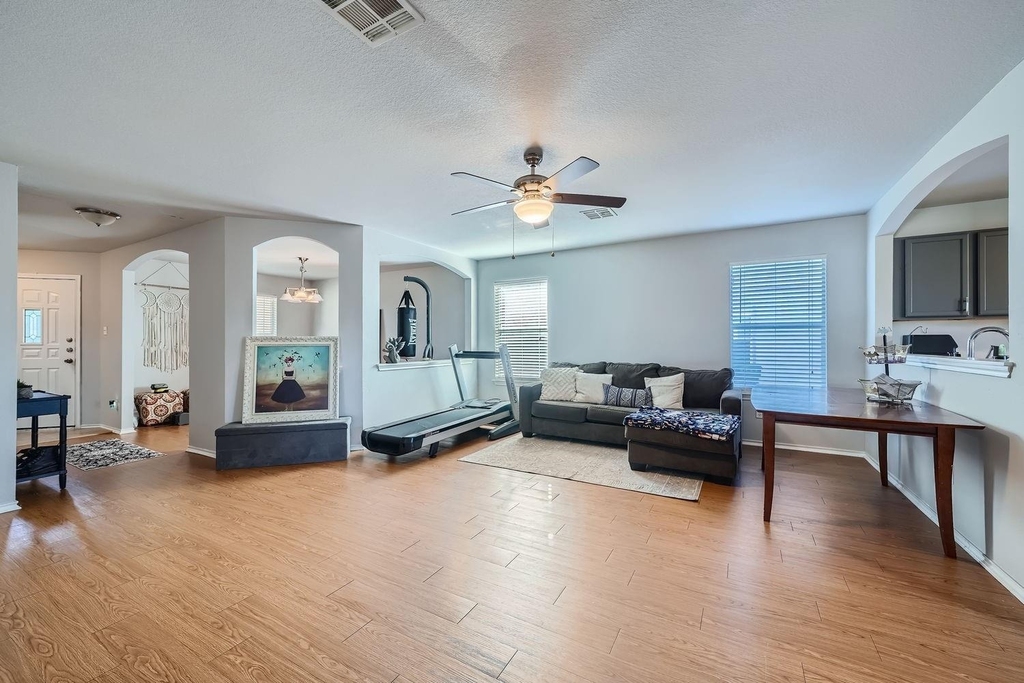 137 Easy St - Photo 3