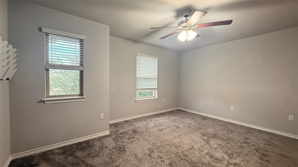 9102 Gage Dr - Photo 7