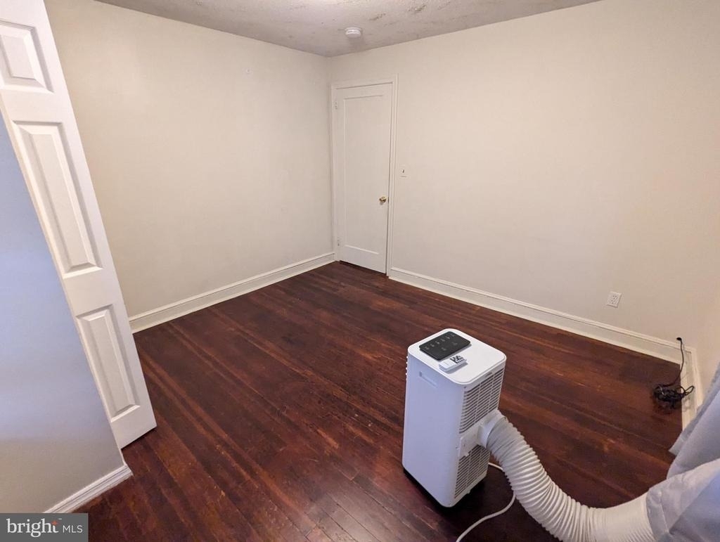 21 Steinway Avenue - Photo 24