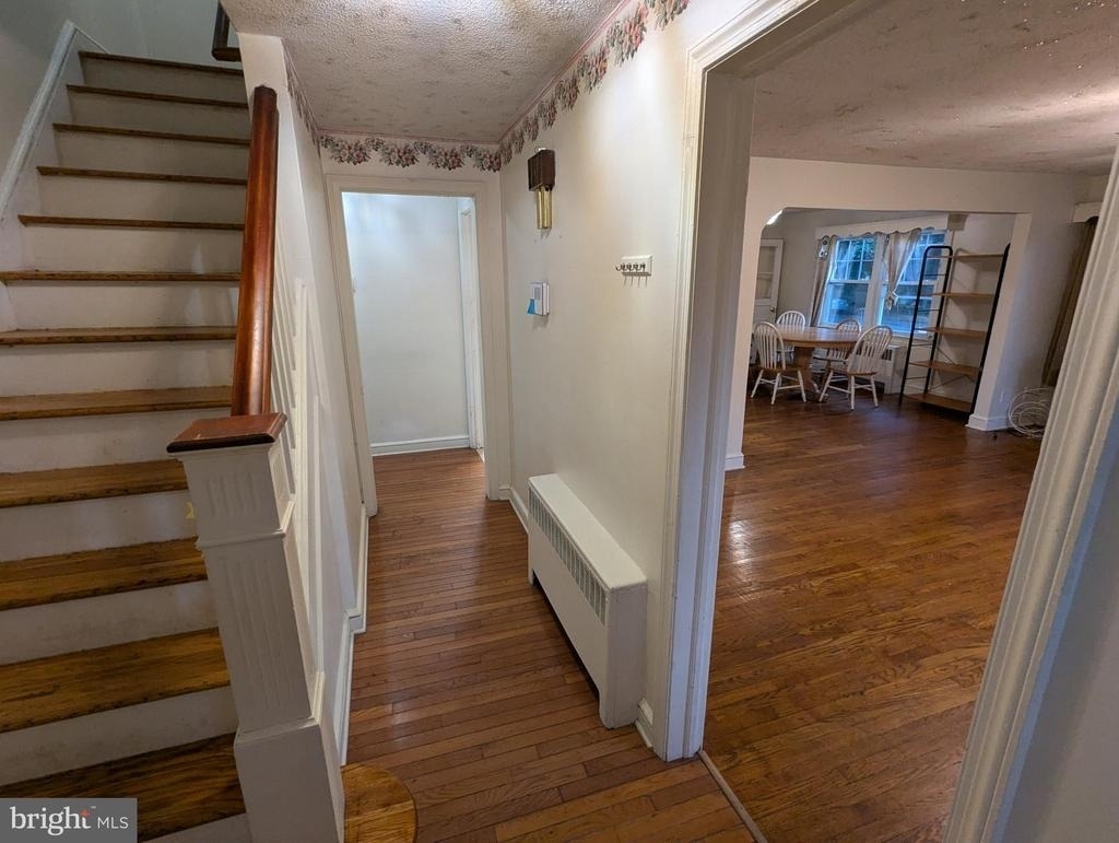 21 Steinway Avenue - Photo 2