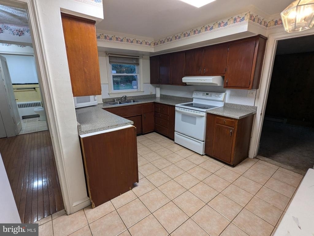 21 Steinway Avenue - Photo 8