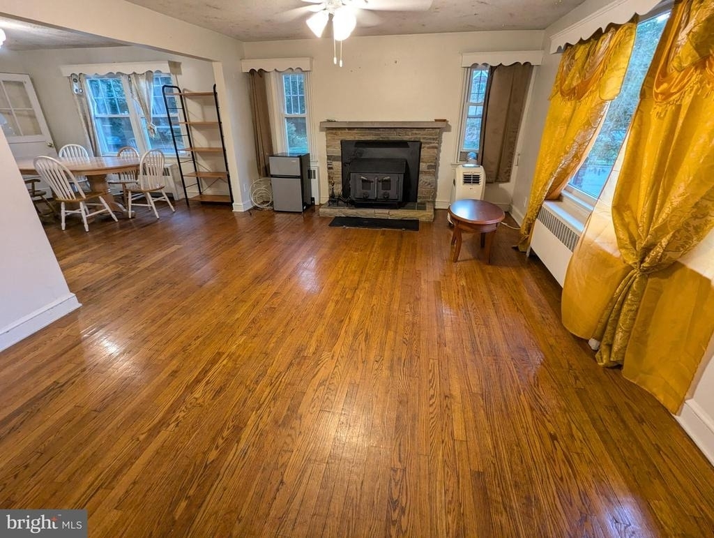 21 Steinway Avenue - Photo 3