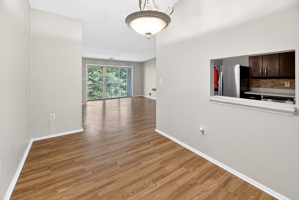 19 Hemlock Court - Photo 5