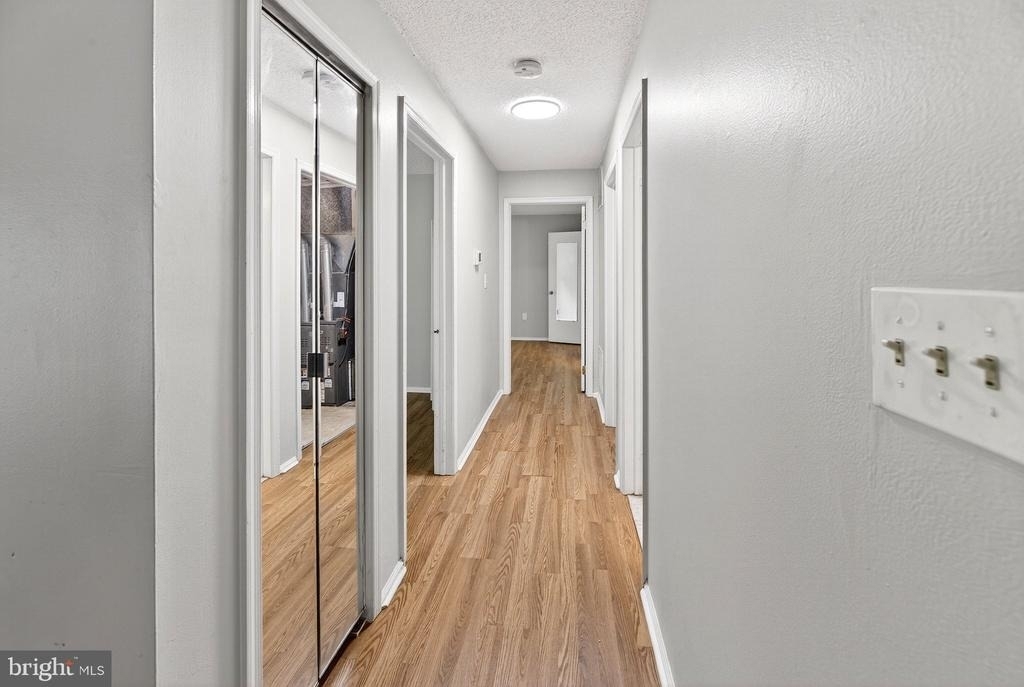 19 Hemlock Court - Photo 7