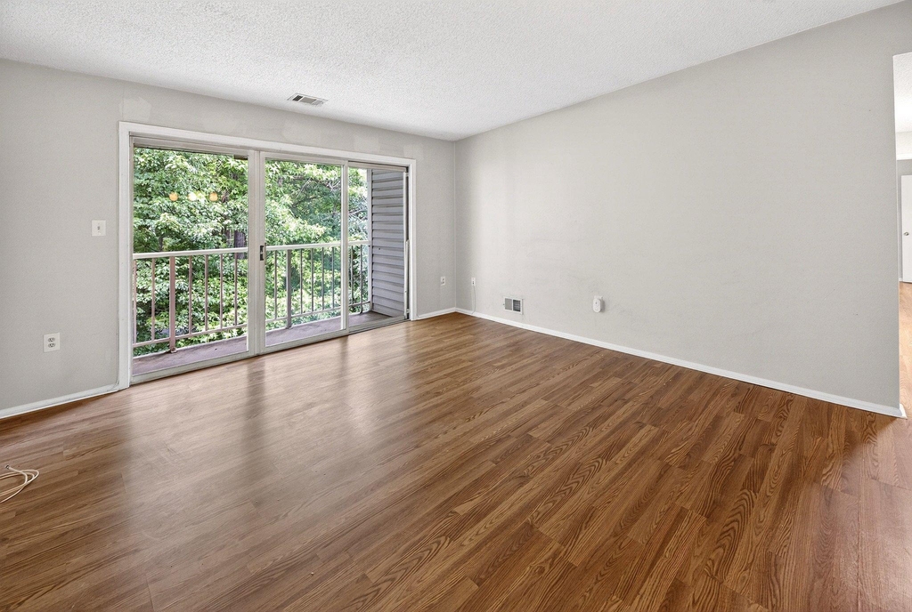 19 Hemlock Court - Photo 4