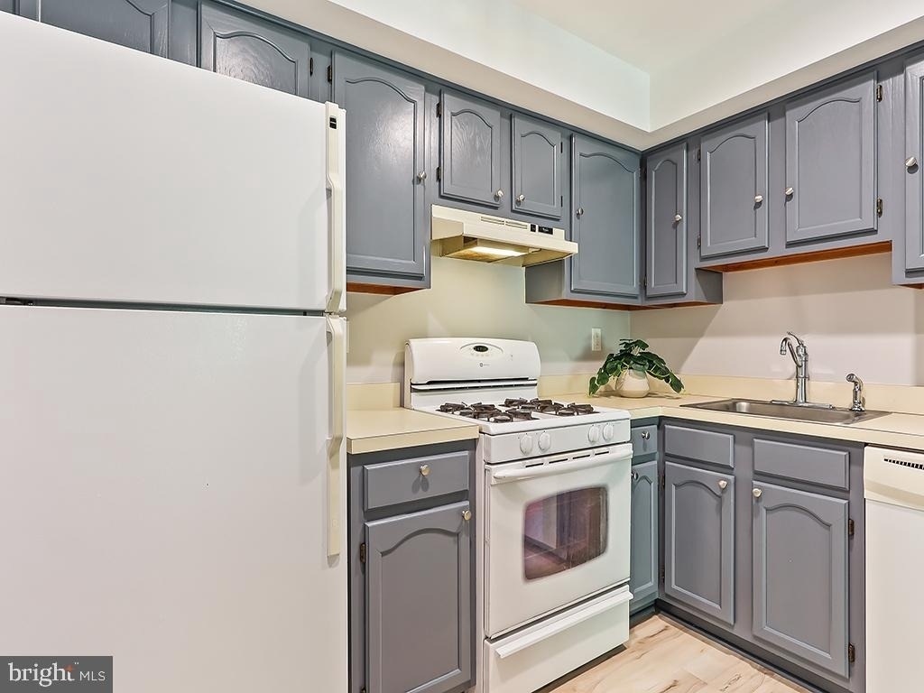 303 Trinity Court - Photo 12