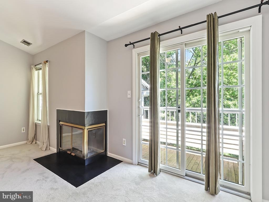 303 Trinity Court - Photo 10