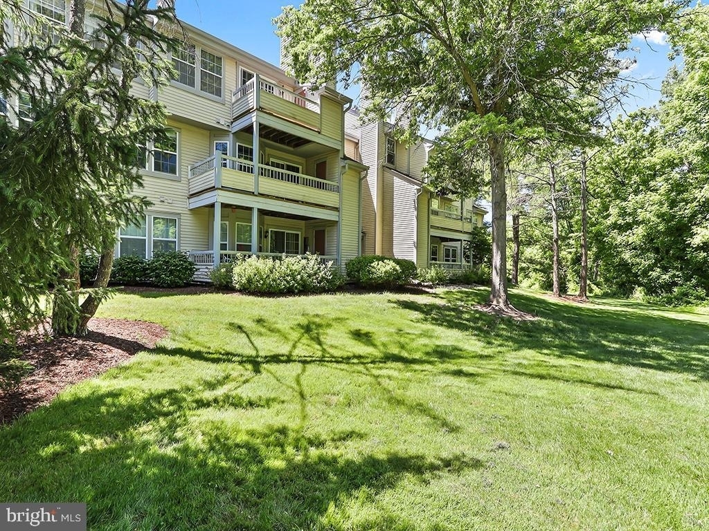 303 Trinity Court - Photo 2
