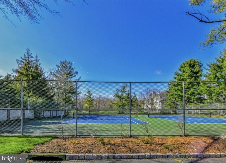 303 Trinity Court - Photo 35