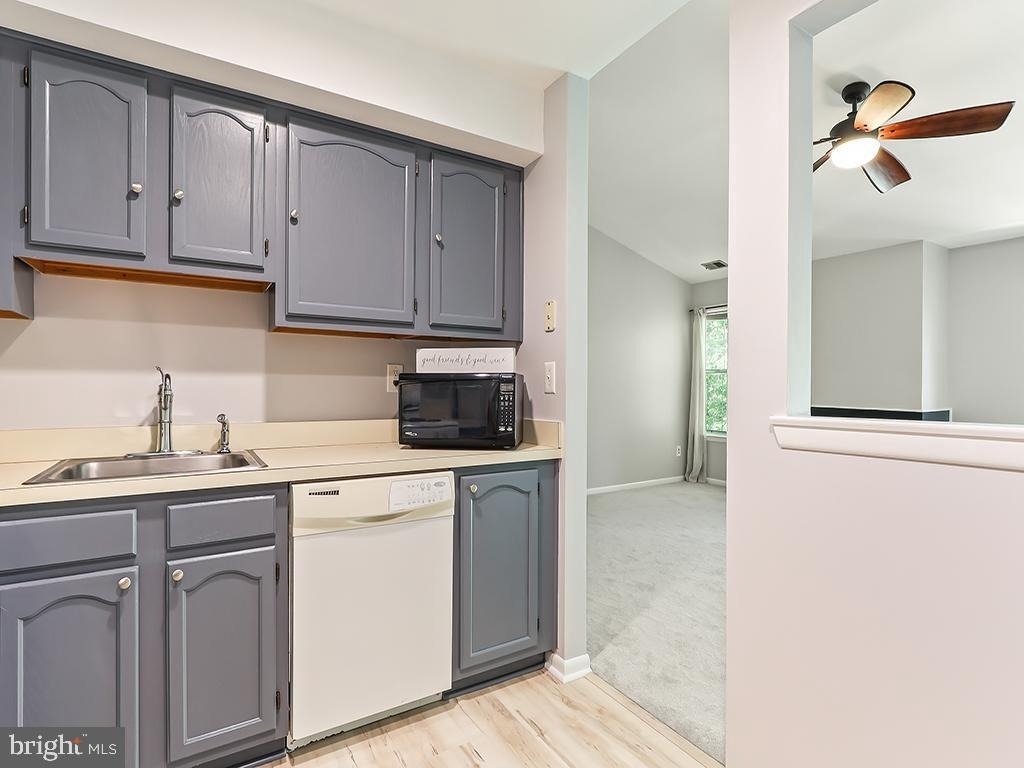 303 Trinity Court - Photo 13