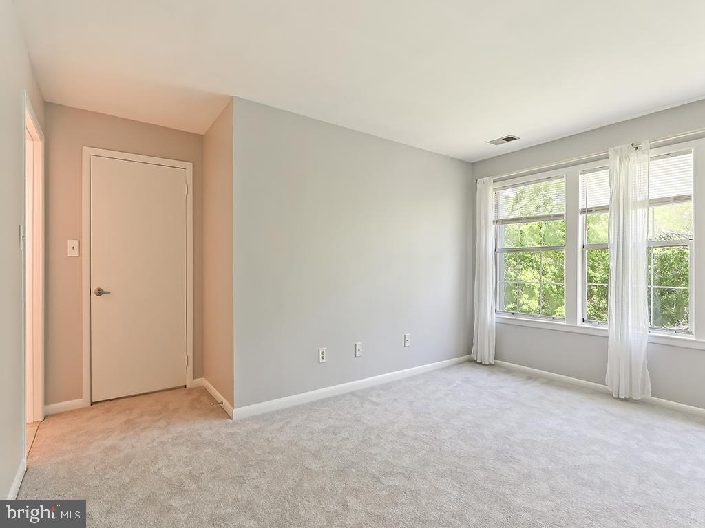 303 Trinity Court - Photo 29