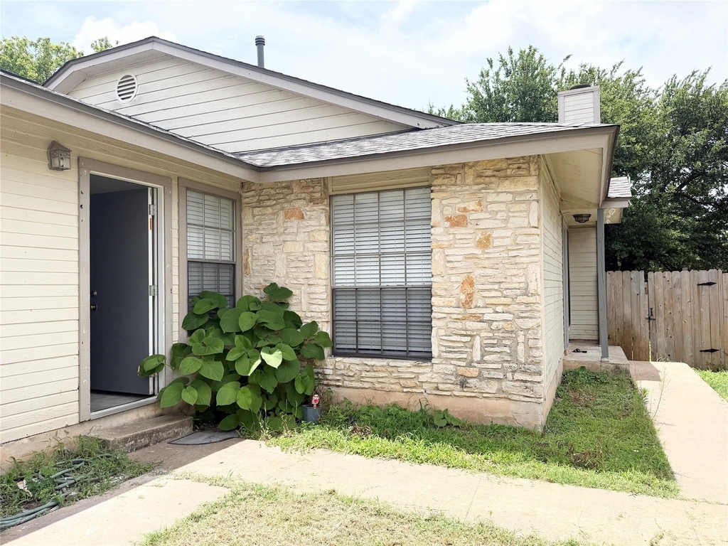 1915 Margalene Way - Photo 4
