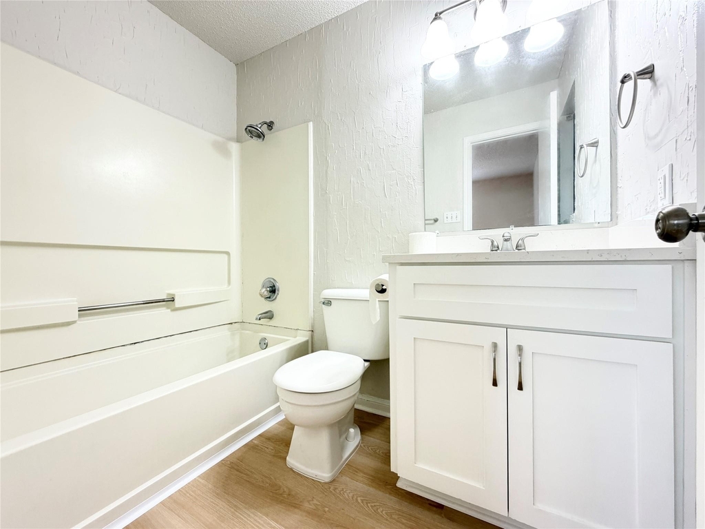 1915 Margalene Way - Photo 16