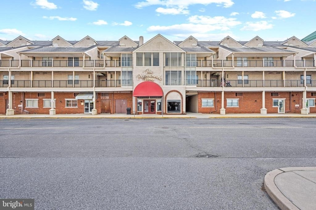 1022 Main Street - Photo 1