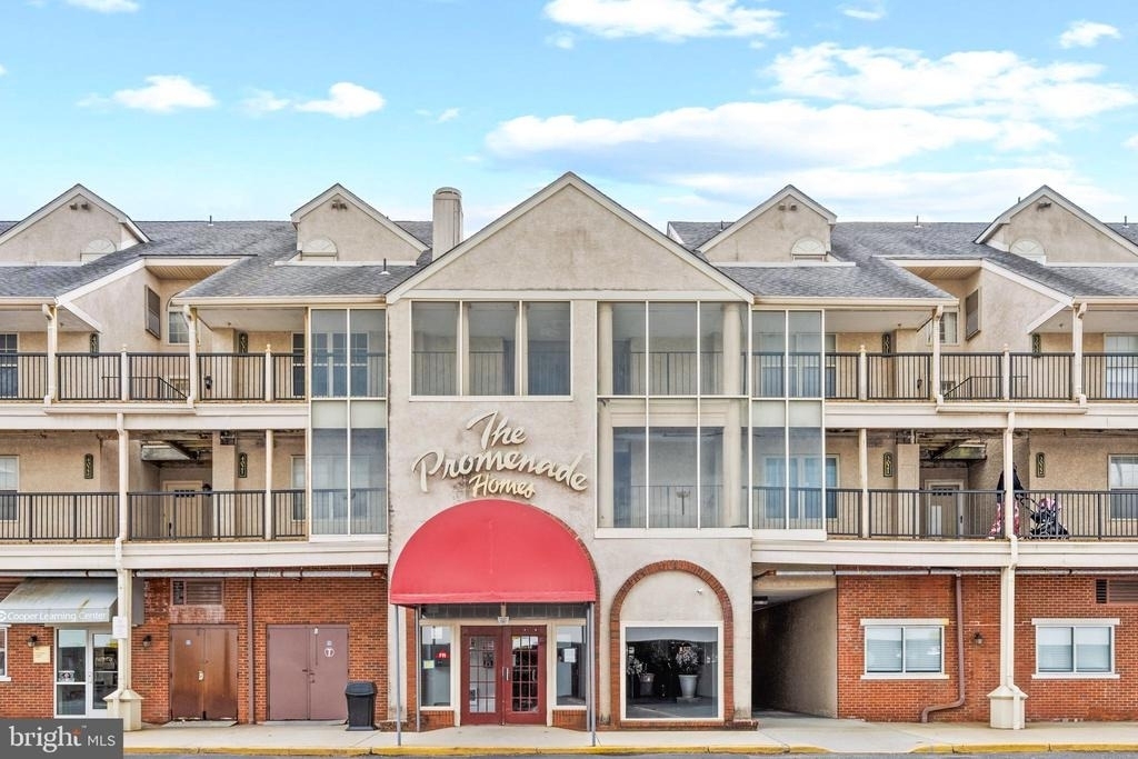 1022 Main Street - Photo 0