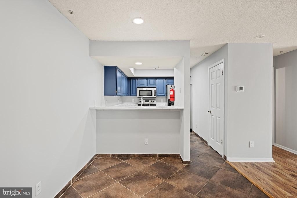 1022 Main Street - Photo 18