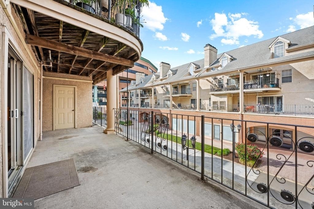 1022 Main Street - Photo 31