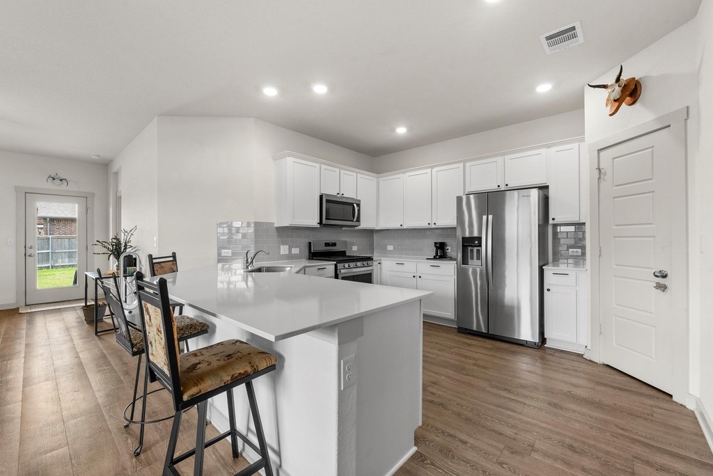 13900 Mc Arthur Dr - Photo 4