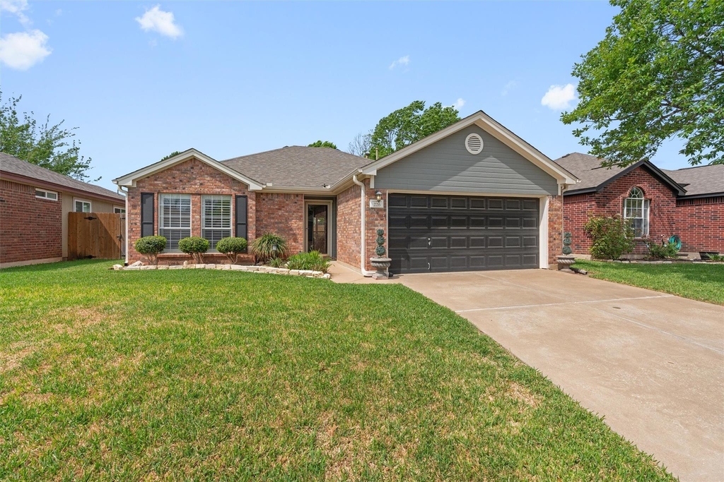 226 Claris Ln - Photo 1
