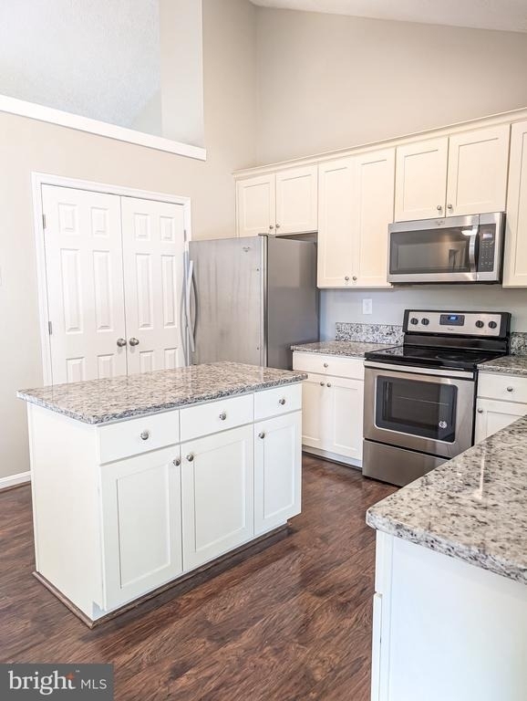 21530 Warwick Court - Photo 8