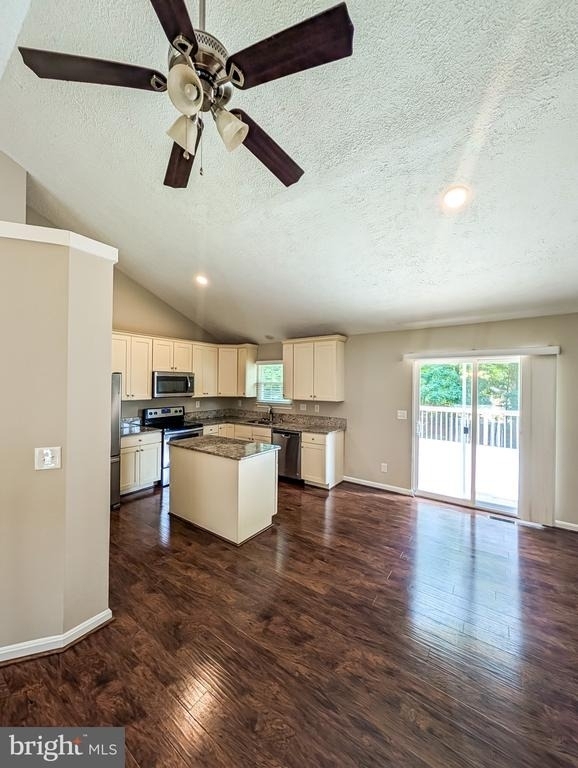 21530 Warwick Court - Photo 17