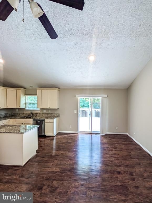 21530 Warwick Court - Photo 16
