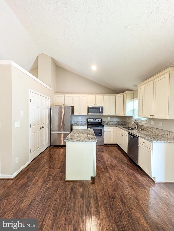 21530 Warwick Court - Photo 2