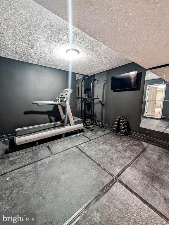 21530 Warwick Court - Photo 45